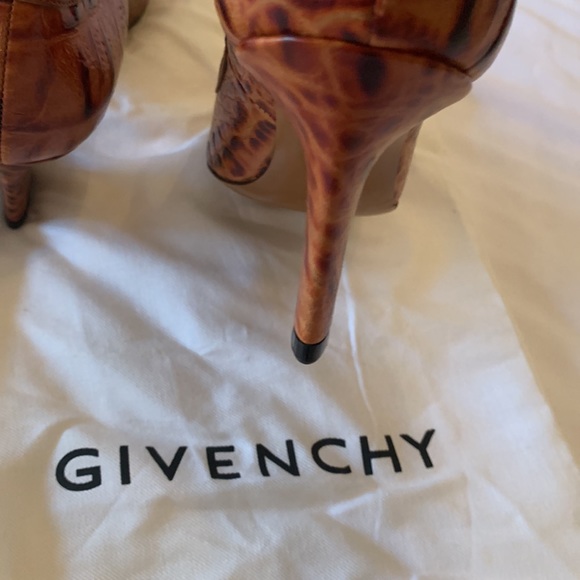 Givenchy New Ladies Heels New - Picture 6 of 9